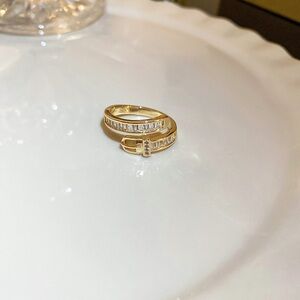 Elegant Gold and Silver Women's Ring